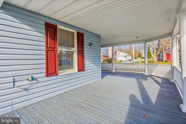 122 E MAIN ST, Stevensville, MD 21666