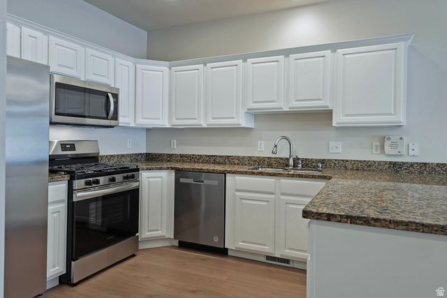 1364 E OLD MAPLE CT, Salt Lake City, UT 84117