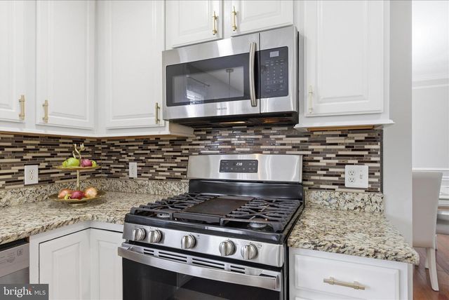 13832 REGAL CT, Woodbridge, VA 22193