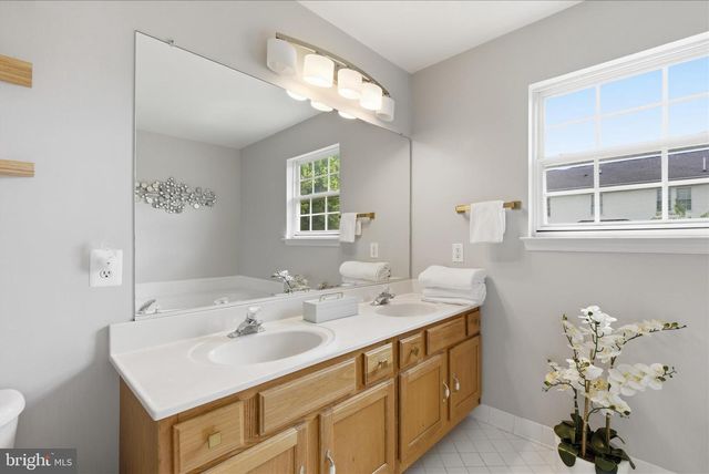 13832 REGAL CT, Woodbridge, VA 22193