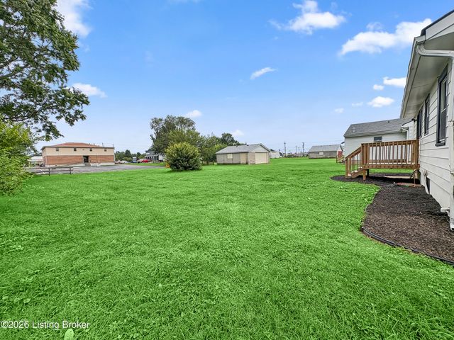 10407 Villa Dr, Louisville, KY 40272