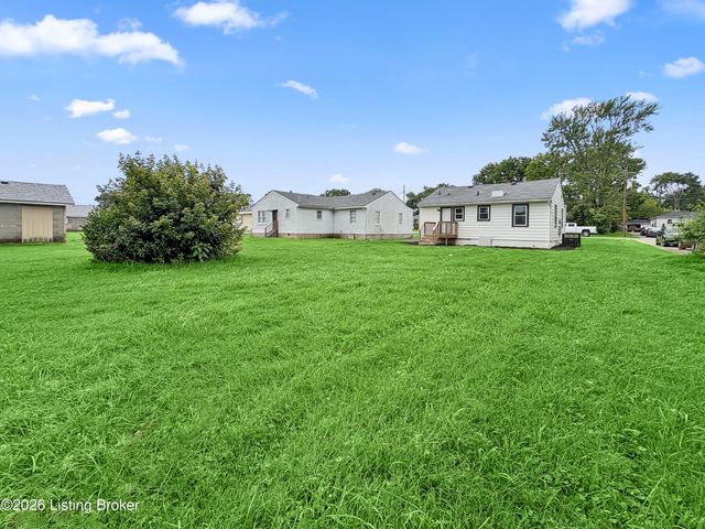 10407 Villa Dr, Louisville, KY 40272