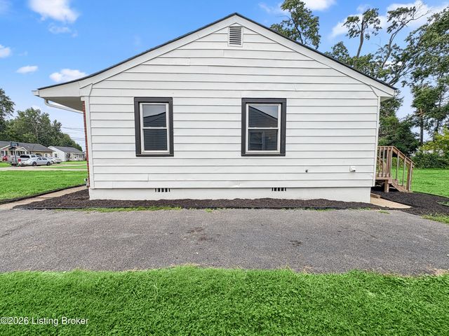 10407 Villa Dr, Louisville, KY 40272