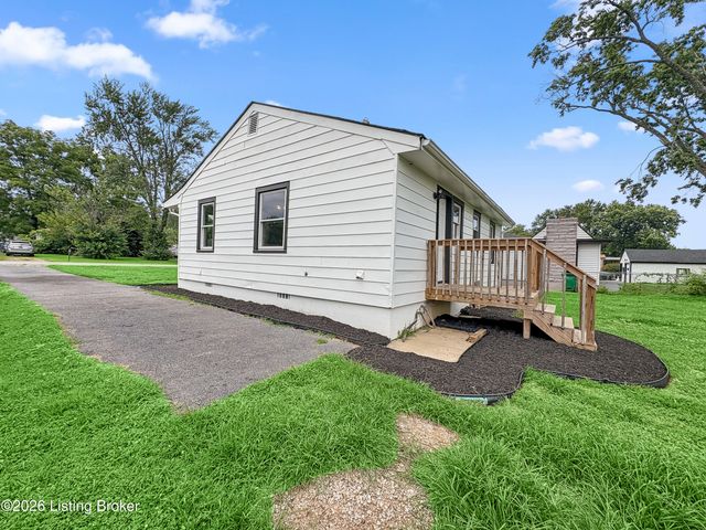 10407 Villa Dr, Louisville, KY 40272