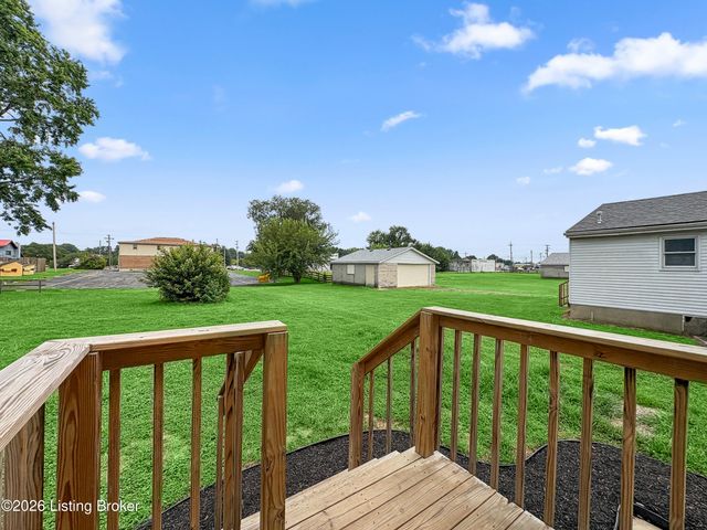 10407 Villa Dr, Louisville, KY 40272