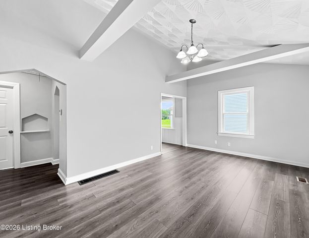 10407 Villa Dr, Louisville, KY 40272
