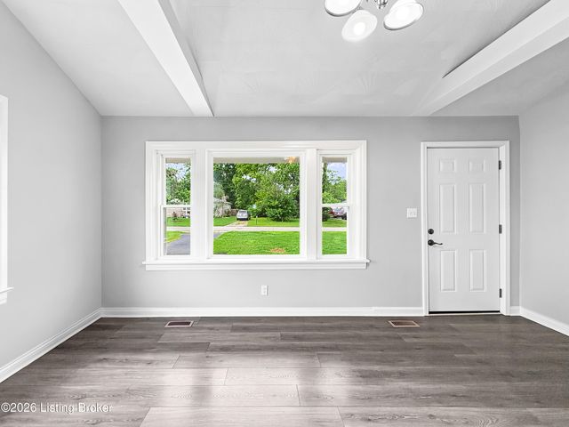 10407 Villa Dr, Louisville, KY 40272