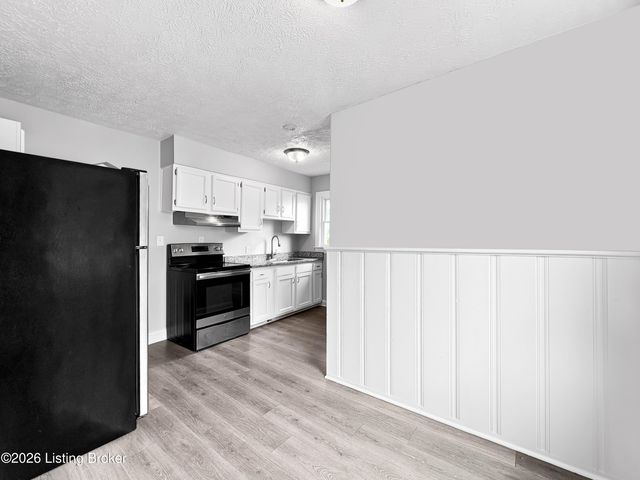 10407 Villa Dr, Louisville, KY 40272