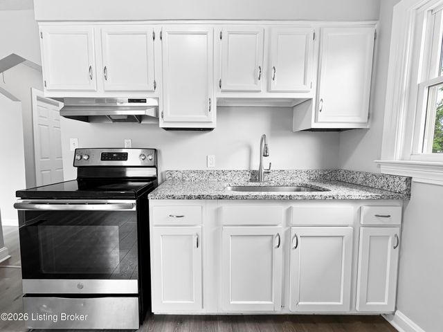 10407 Villa Dr, Louisville, KY 40272