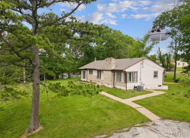 145 Well Drive, Herculaneum, MO 63048