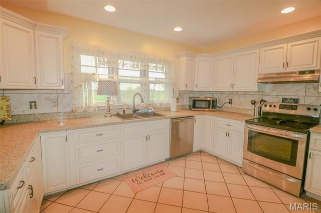 145 Well Drive, Herculaneum, MO 63048
