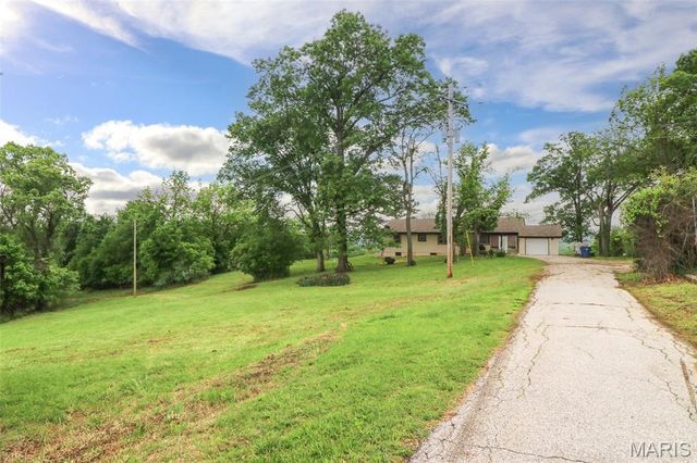 145 Well Drive, Herculaneum, MO 63048