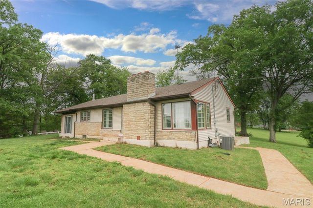 145 Well Drive, Herculaneum, MO 63048