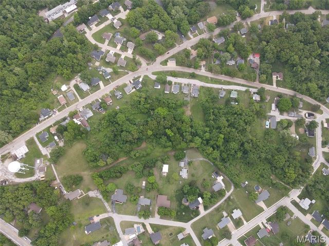 145 Well Drive, Herculaneum, MO 63048
