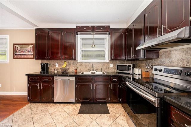 1452 Ben Lambeth Road, Asheboro, NC 27205