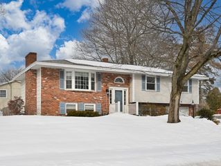 2 Iroquois Rd., Danvers, MA 01923