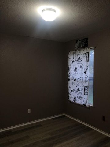 211 Woodley RD, Leander, TX 78641