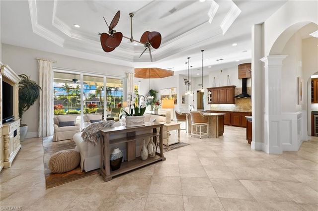7717 Trent CT, Naples, FL 34113