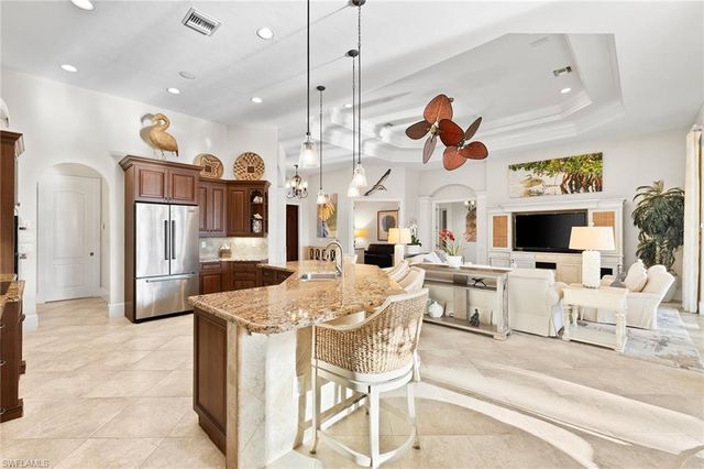 7717 Trent CT, Naples, FL 34113
