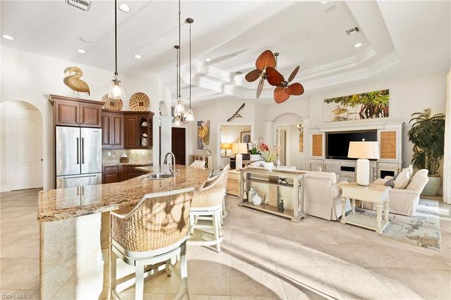 7717 Trent CT, Naples, FL 34113