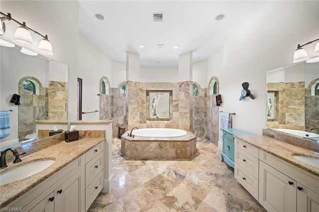 7717 Trent CT, Naples, FL 34113