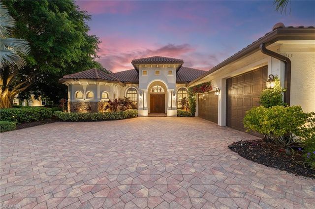 7717 Trent CT, Naples, FL 34113