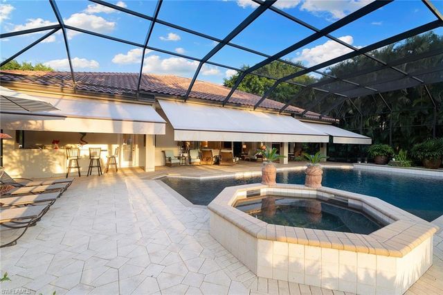 7717 Trent CT, Naples, FL 34113