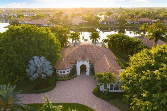 7717 Trent CT, Naples, FL 34113