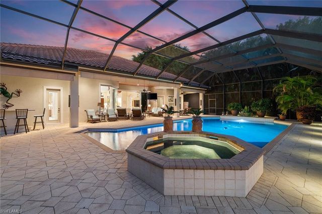7717 Trent CT, Naples, FL 34113