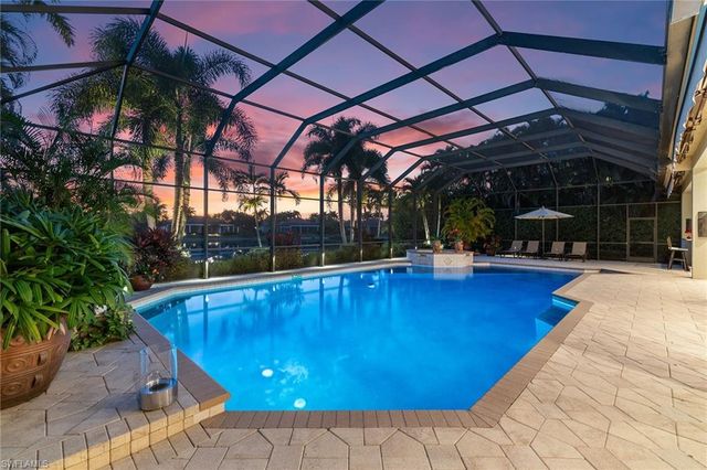 7717 Trent CT, Naples, FL 34113