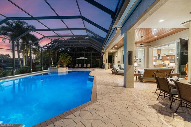 7717 Trent CT, Naples, FL 34113
