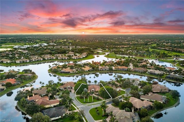 7717 Trent CT, Naples, FL 34113
