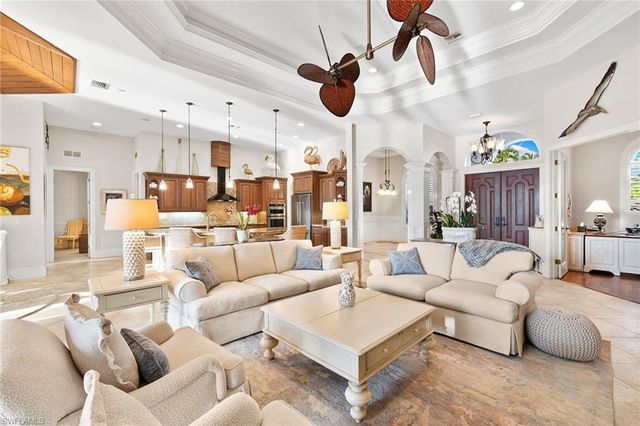 7717 Trent CT, Naples, FL 34113