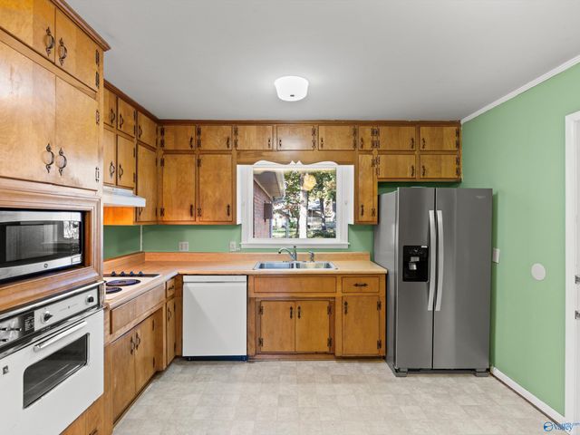 2102 South Park Boulevard, Huntsville, AL 35803