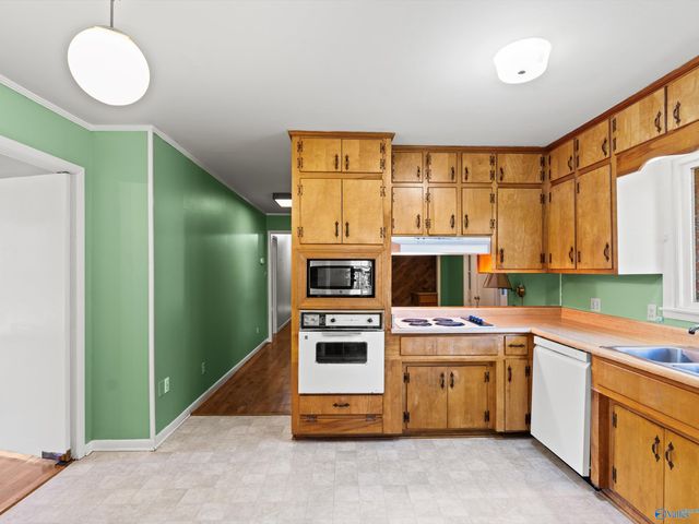 2102 South Park Boulevard, Huntsville, AL 35803