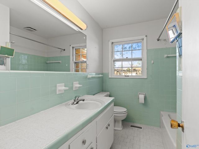 2102 South Park Boulevard, Huntsville, AL 35803