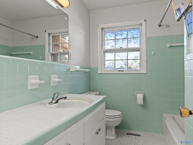 2102 South Park Boulevard, Huntsville, AL 35803