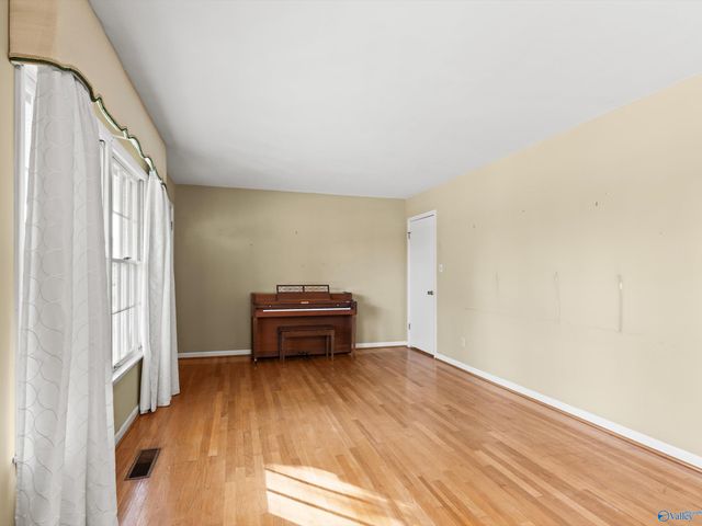 2102 South Park Boulevard, Huntsville, AL 35803