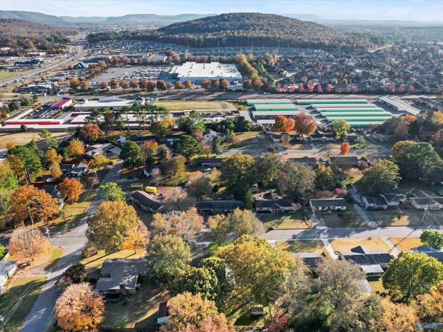 2102 South Park Boulevard, Huntsville, AL 35803