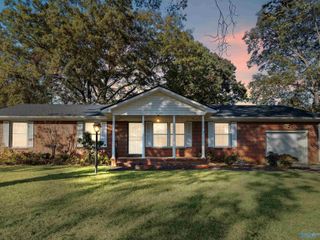 2102 South Park Boulevard, Huntsville, AL 35803