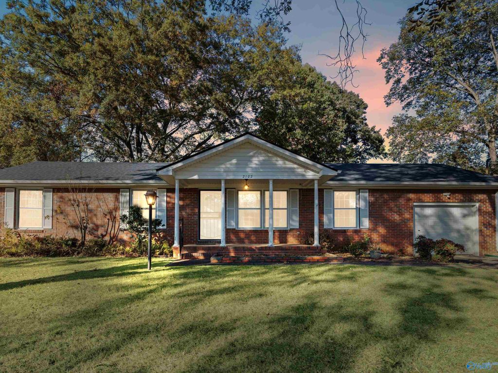 2102 South Park Boulevard, Huntsville, AL 35803