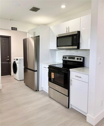 2614 NW 25th St, Fort Lauderdale, FL 33311