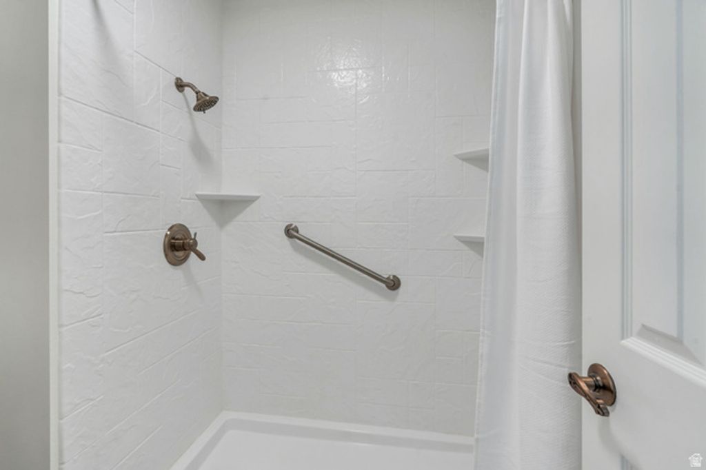 Image 15 of property listing at 4299 IVY LN, Provo, UT 84604