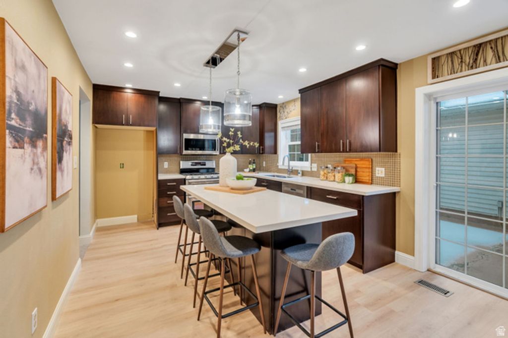 Image 5 of property listing at 4299 IVY LN, Provo, UT 84604