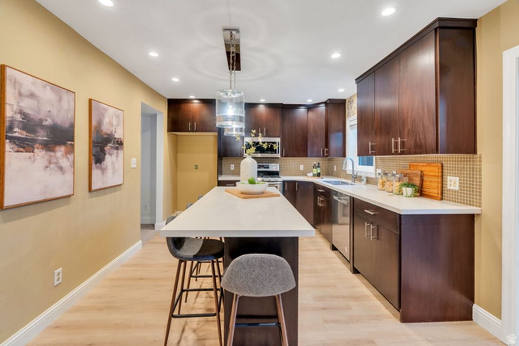 Image 6 of property listing at 4299 IVY LN, Provo, UT 84604
