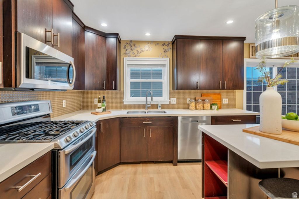 Image 8 of property listing at 4299 IVY LN, Provo, UT 84604