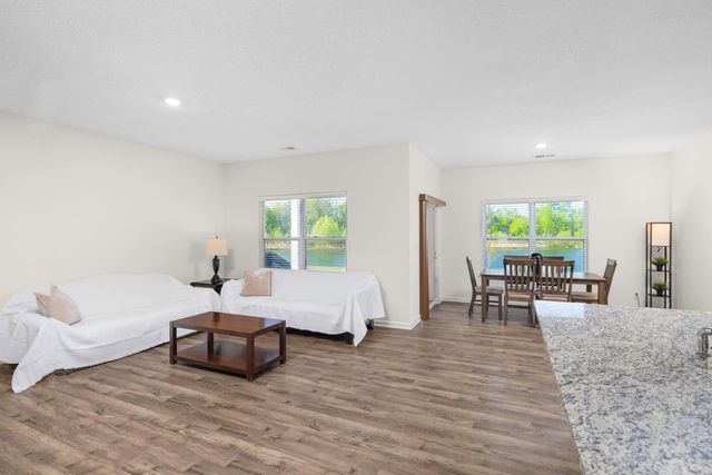 4790 BARRETT OAKS DR, Millington, TN 38053