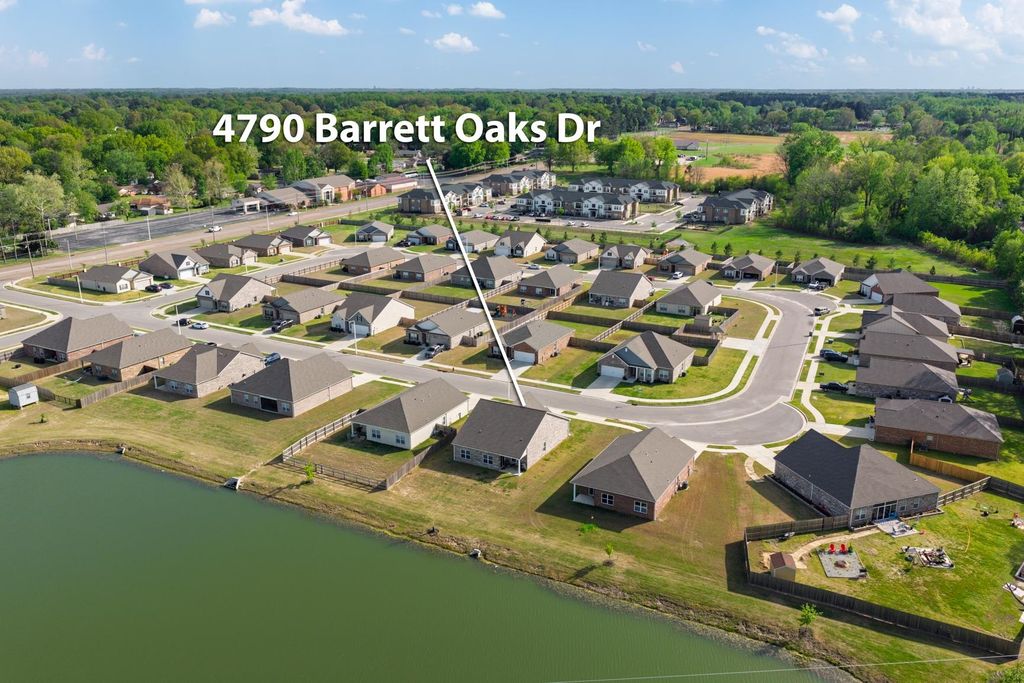 4790 BARRETT OAKS DR, Millington, TN 38053