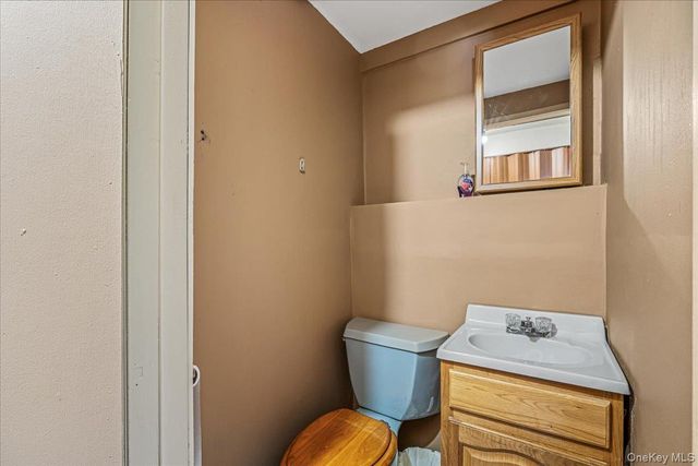 105 Strauss Avenue, Selden, NY 11784
