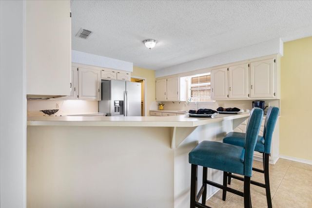 2824 Crestview Avenue, Tyler, TX 75701